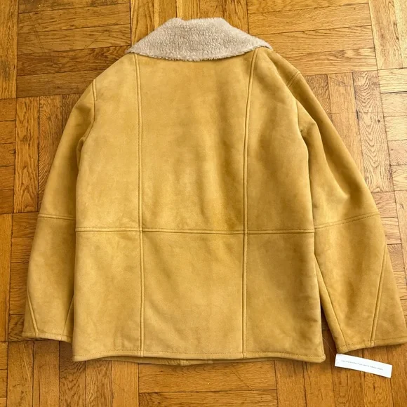 New-Reformation
Veda Luca Suede shearing coat
Parmesan Suede - Picture 5 of 16